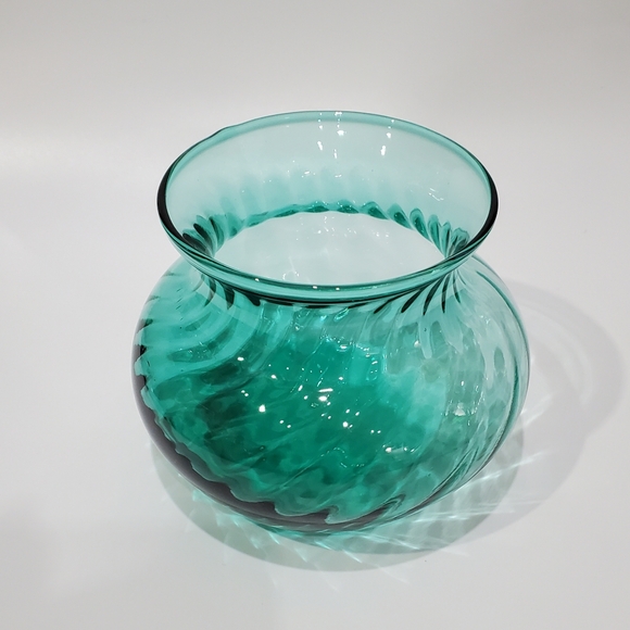 Vntg 5" Peacock Turquoise Optic Swirl Squat Vase - Picture 9 of 13
